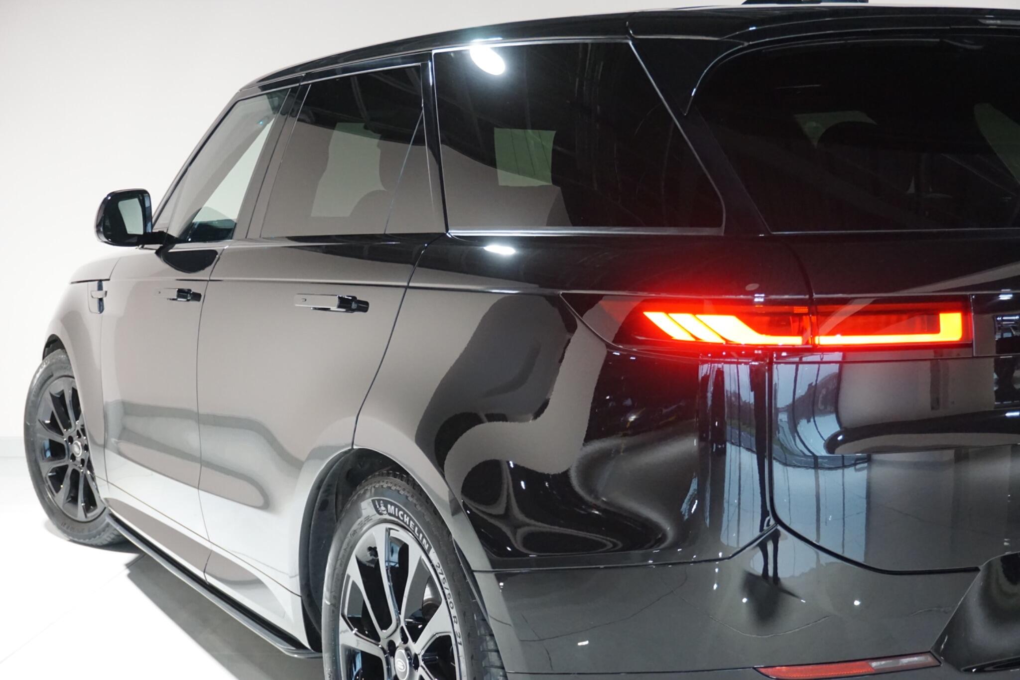 Land Rover Range Rover Sport 3.0 D300 MHEV Dynamic SE SUV 5dr Diesel Auto 4WD Euro 6 (s/s) (300 ps)